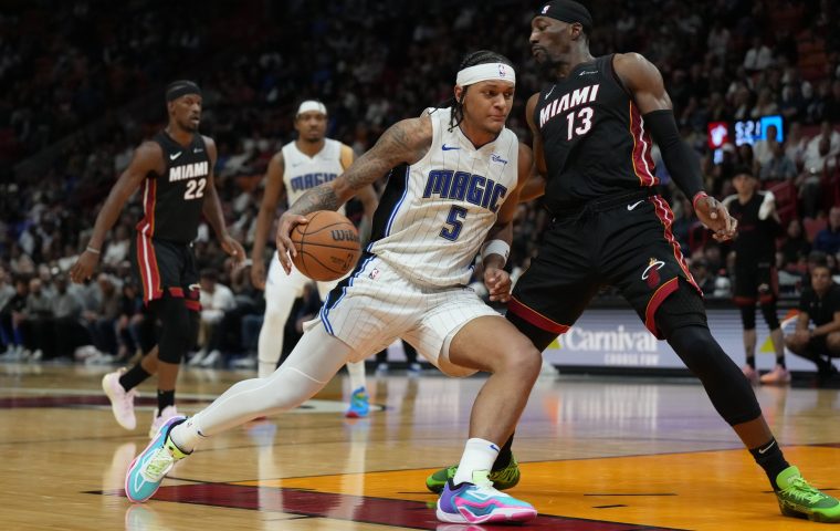 Paolo Banchero goes up against Bam Adebayo